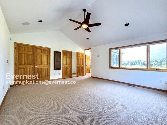 Building Photo - 990 Utica Cir