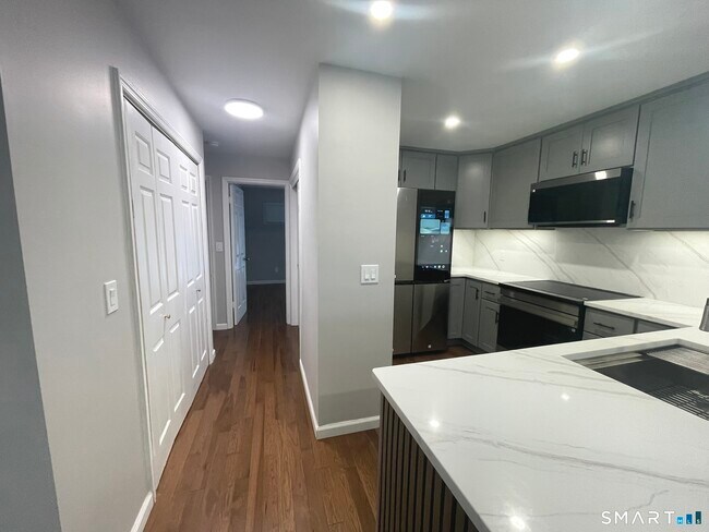 Building Photo - 31 Willow Springs