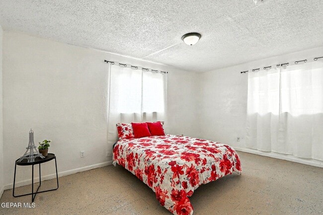 Building Photo - 5912 Cleveland Ave