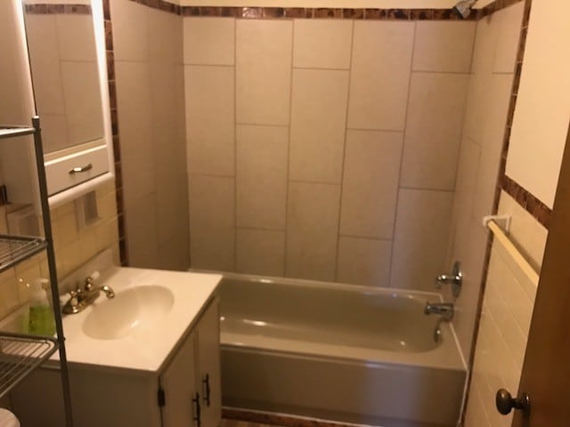 Bathroom - 411 Raff Rd NW