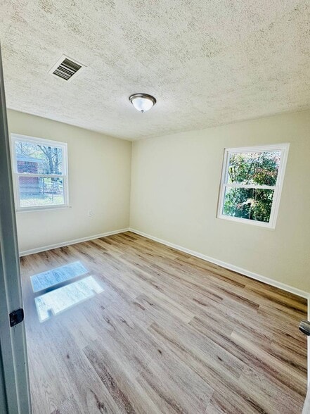 Building Photo - 1602 Klauke St