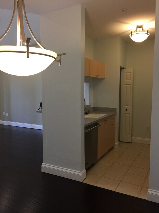 Building Photo - 1180 Reserve Way