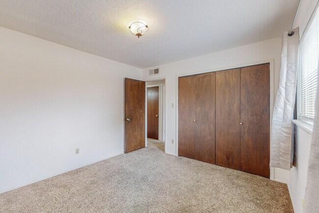 Building Photo - 7309 Coulson Dr NE