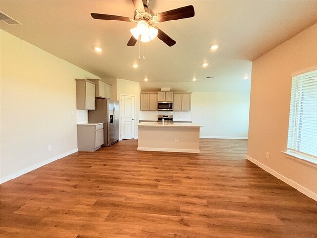 Building Photo - 1116 Zeus Dr