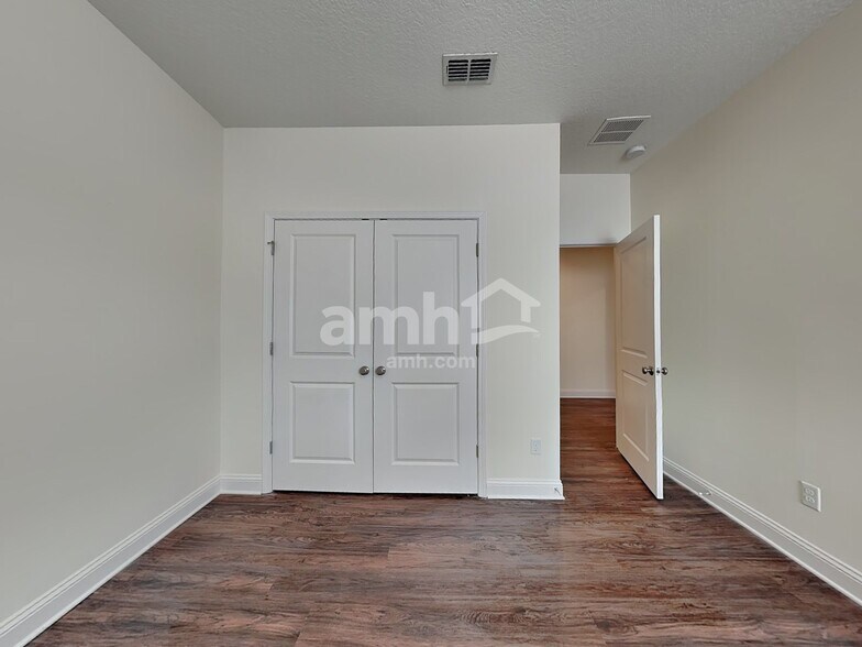 Building Photo - 319 Cortez Dr