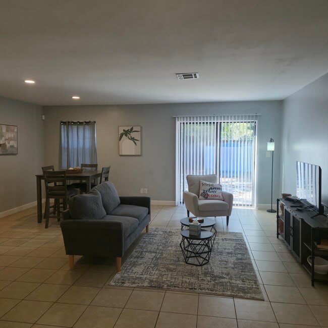 Building Photo - 348 Woodham Ct