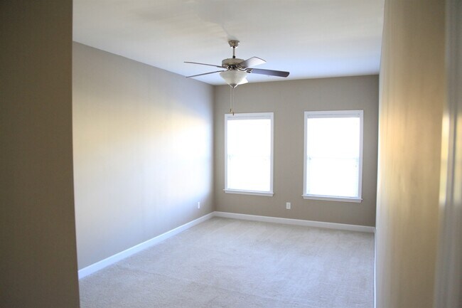 Building Photo - Perfect 4bd/2.5bth home in desirable Millb...