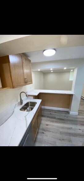 Building Photo - 26 Hazelwood St