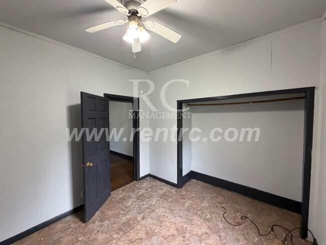 Building Photo - 18 Iowa-