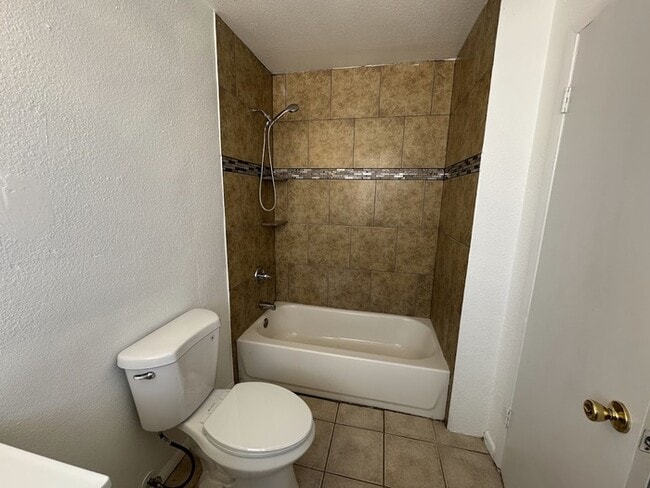 Building Photo - 5339 W Yucca St