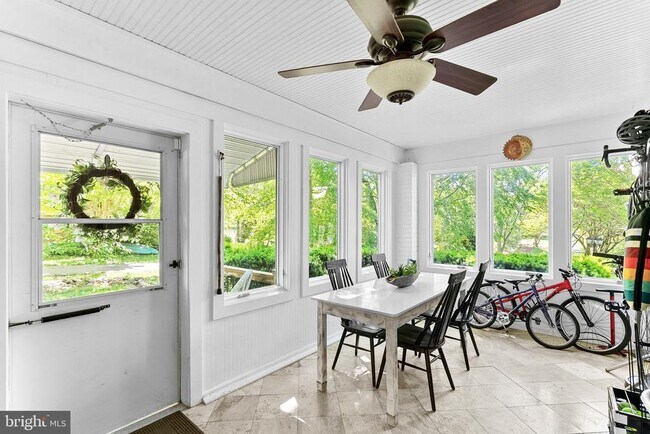 Building Photo - 521 S. Nursery Ave.