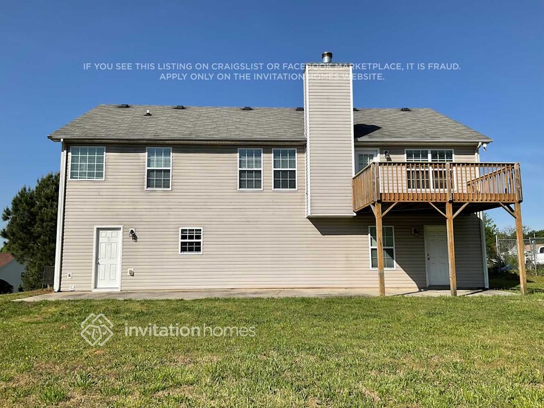 Building Photo - 3329 Silver Ridge Dr
