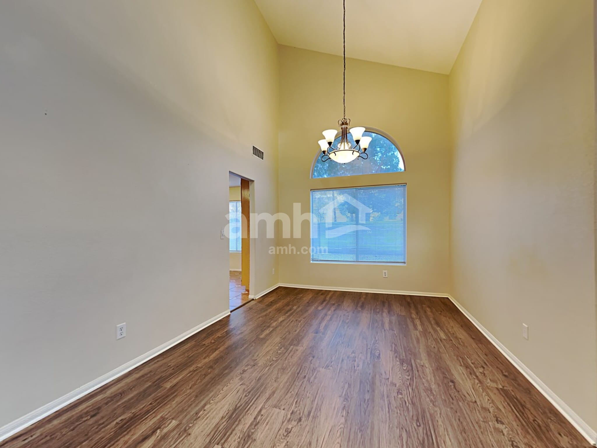 Building Photo - 140 Kachina Dr