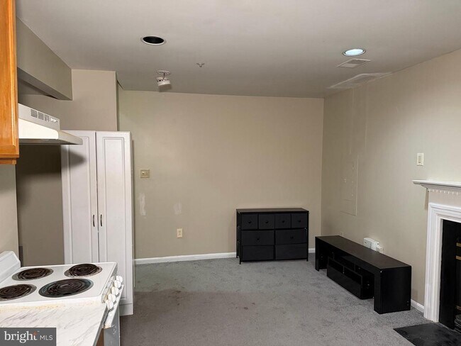 Building Photo - 853 Faraway Ct