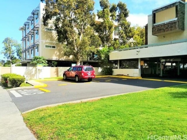 Building Photo - 333 Aoloa St