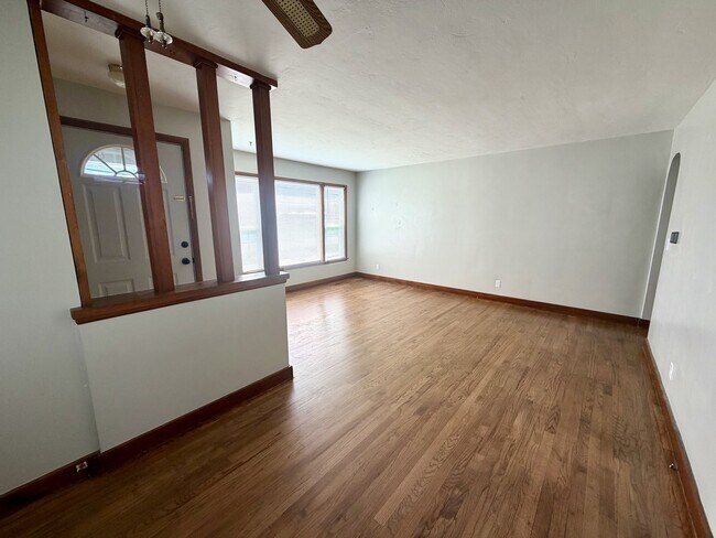 Building Photo - 30 Randall St