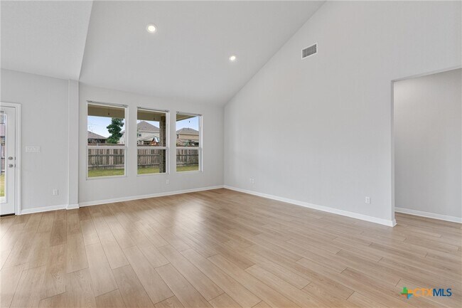 Building Photo - 116 Rocking Chair Dr