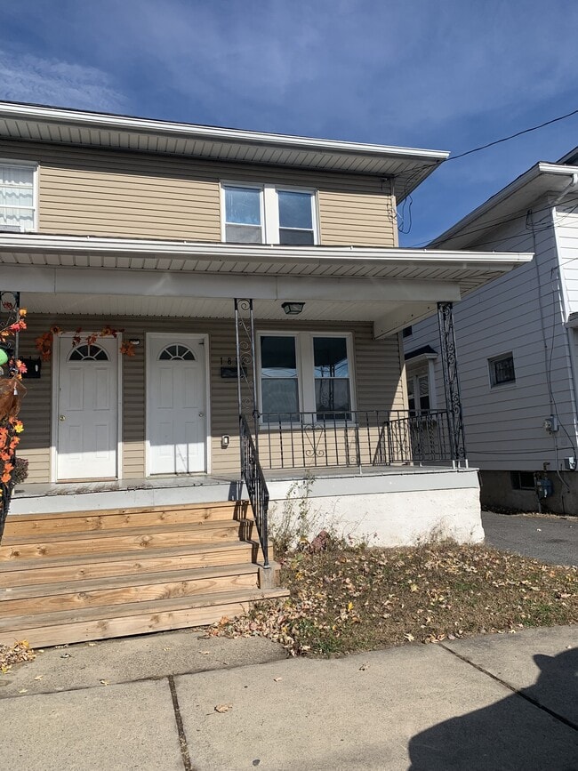 Primary Photo - 1812 Scarboro St