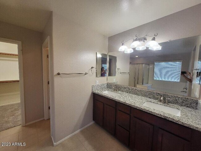 Building Photo - 7255 N 89th Dr