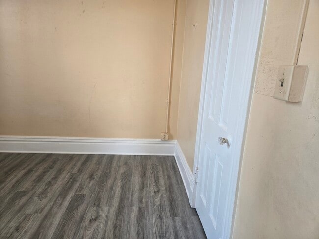 Building Photo - 3 National St