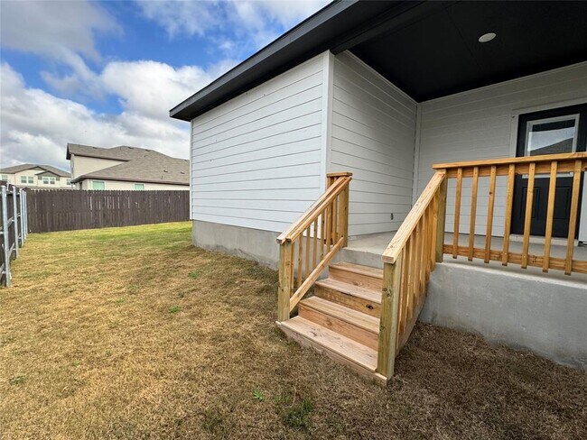 Building Photo - 131 Schrader Dr