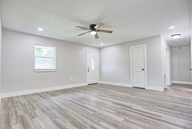 Building Photo - 704 Natchez River Cir