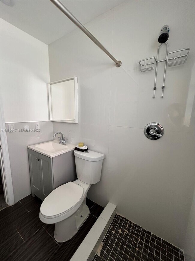 Building Photo - 1019 NE 17th Terrace