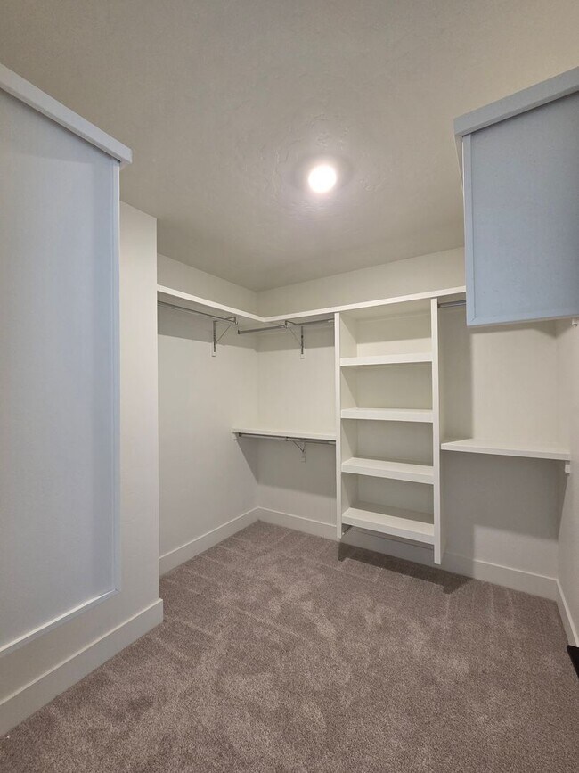 Building Photo - 4601 Highgarden Wy