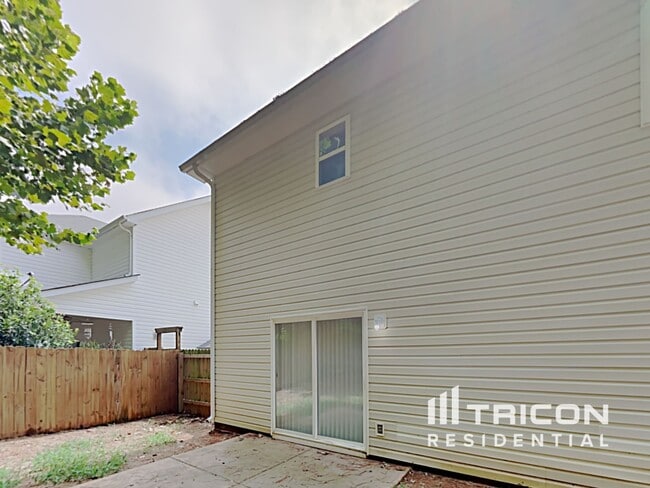 Building Photo - 812 Spears Dr