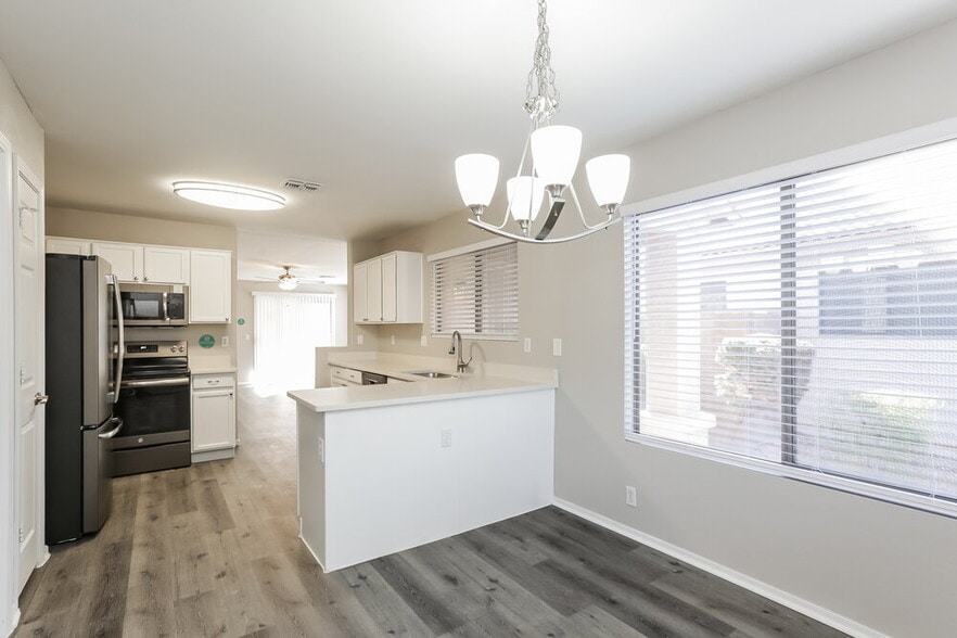 Building Photo - 9323 W Ironwood Dr