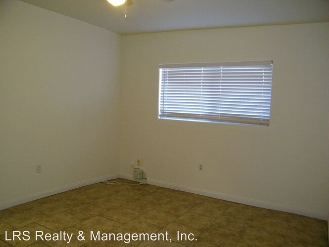 Building Photo - 743-749 Wright Rd