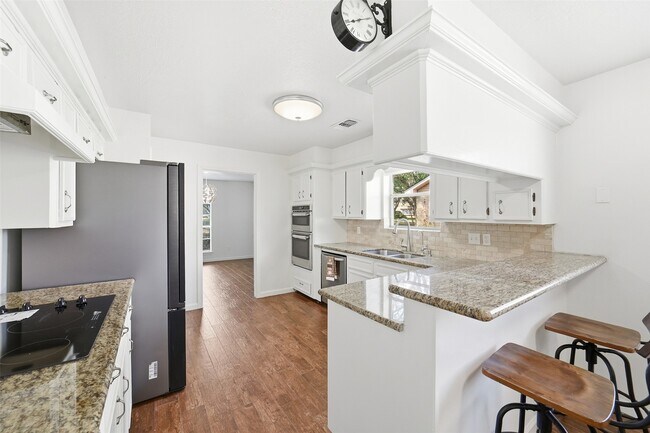 Building Photo - 1914 Abby Aldrich Ln