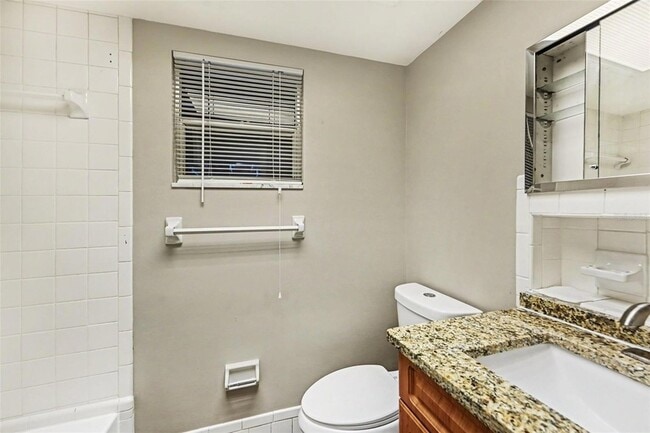 Building Photo - 14706 Carnation Dr