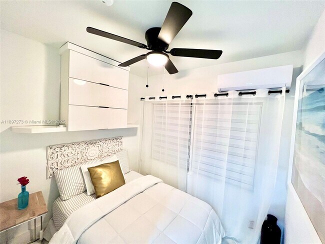 Building Photo - 8270 NE 1st Pl