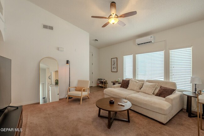 Building Photo - 2232 Honour Point Pl