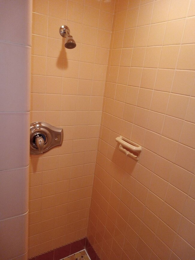 Building Photo - Renovated/Restored Upper Gwynedd Single Ho...
