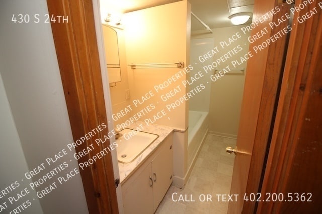 Building Photo - 430 S 24th-