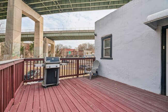 Building Photo - 4159 Ridge Ave