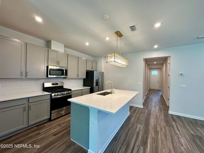 Building Photo - 75310 White Rabbit Ave