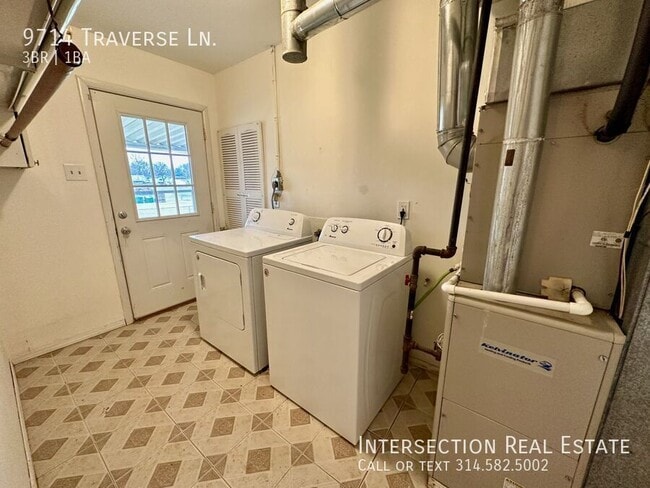 Building Photo - 9714 Traverse Ln