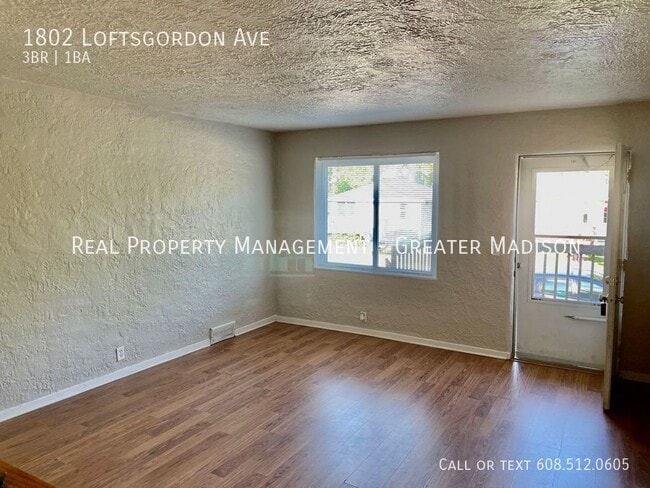 Building Photo - 1802 Loftsgordon Ave