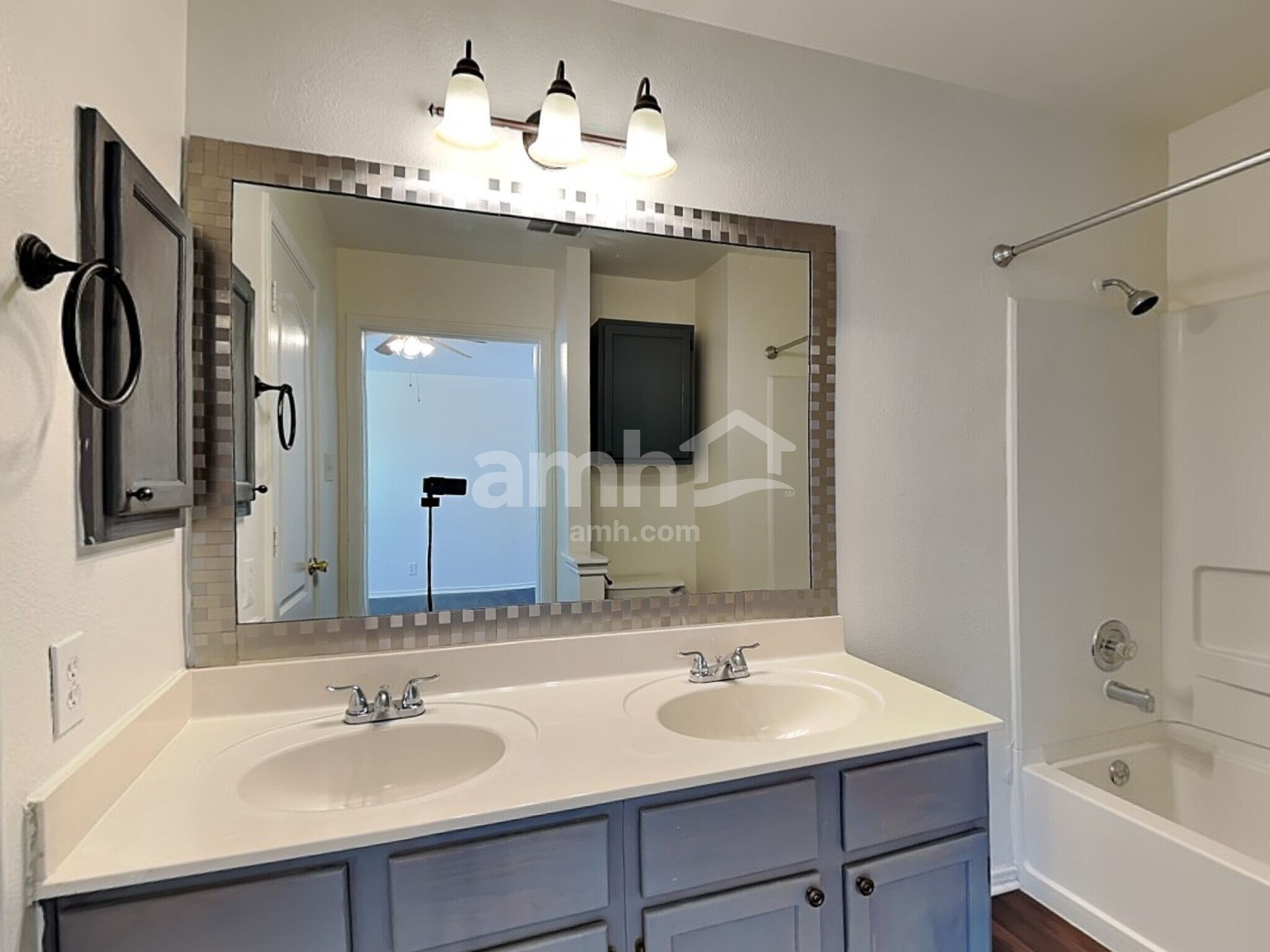 Building Photo - 6702 Sandy Point Dr