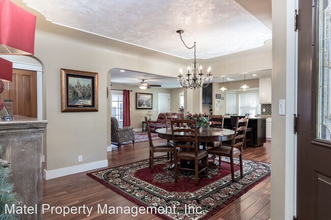 Building Photo - 4 br, 2.5 bath House - 1439 MERRITT ST
