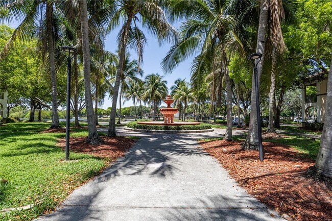 Building Photo - 2544 Centergate Dr