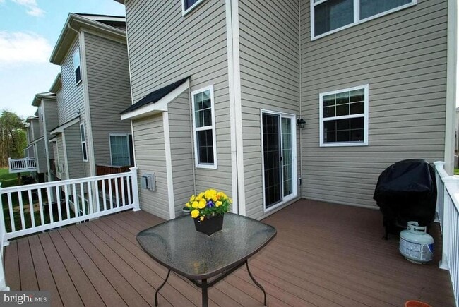 Building Photo - 7376 Mockingbird Cir