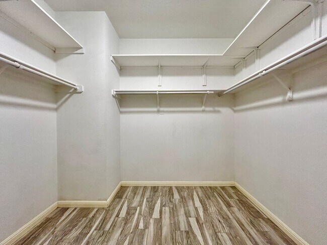 Building Photo - 13012 Kenswick Dr