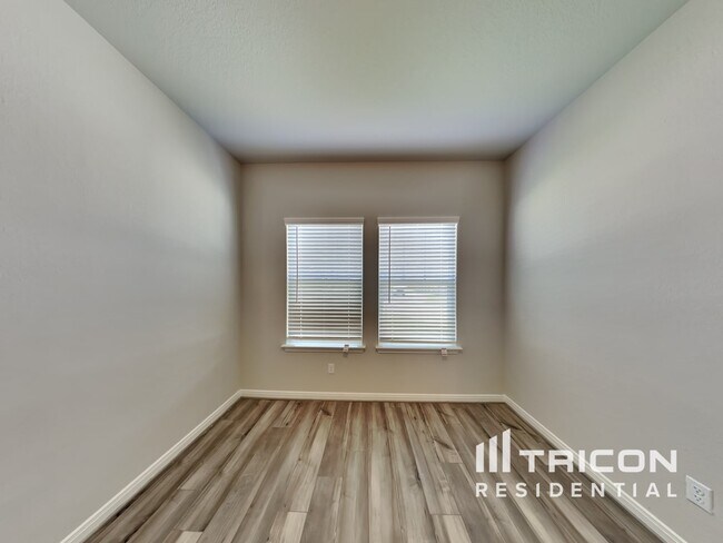Building Photo - 5803 Nyla Wy