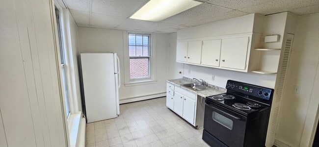 Building Photo - 227 S 16th St