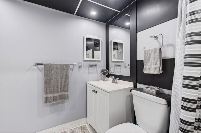 Building Photo - 15496 Lakes of Delray Blvd