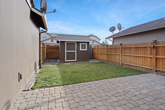 Building Photo - Updated home in Gardenside!